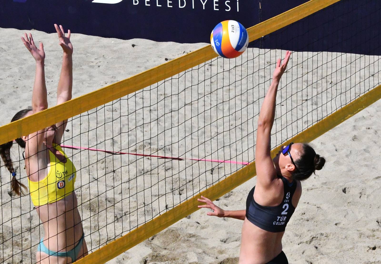 Türkiye Voleybol Federasyonu ve Balıkesir Büyükşehir Belediyesi iş birliğiyle Ören’de